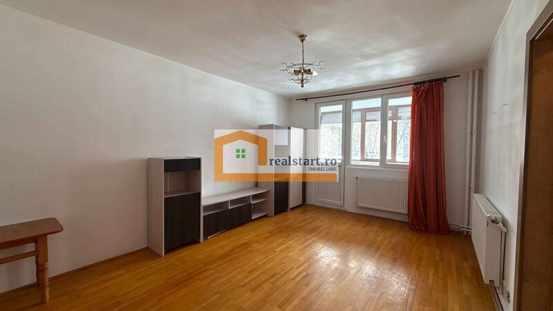 Metrou Dristor, Piata, langa Mall Park Lake, parter inalt, centrala termica,